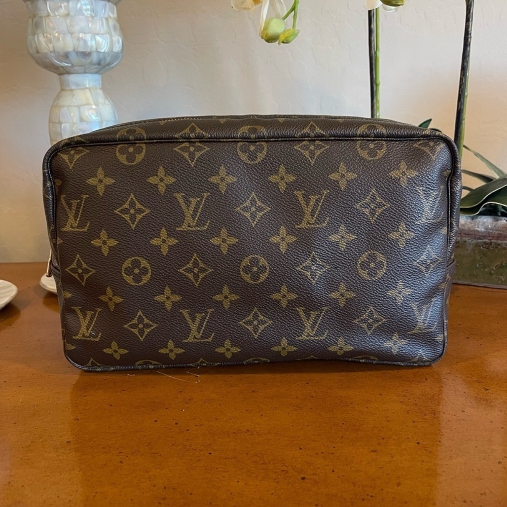 Louis Vuitton Monogram Trousse Toilette 28 Cosmetics Pouch Purse